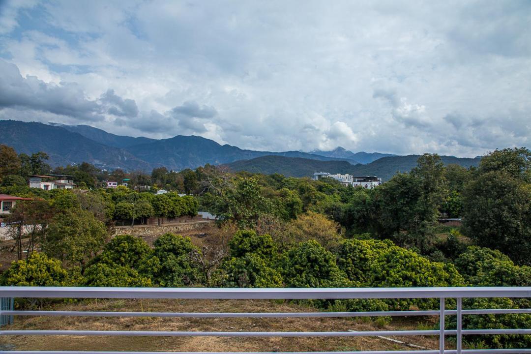Lazy Fox Hideout - Panoramic View Cottage Dehradun Bagian luar foto